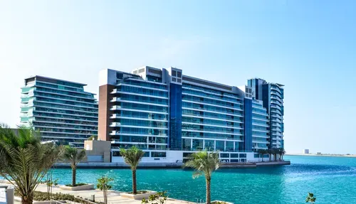 Sightseeing and Entertainment in Al Raha Beach